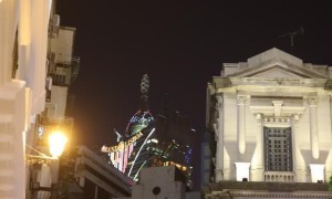 原创 
 感受不一样的澳门：与白天嘈杂相比，夜晚下中西合璧的老城很恬静