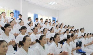 原创 
 有的老师劝成绩差的孩子上职高，到底是什么心态，是否有提成