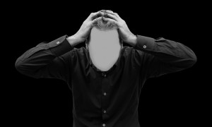 原创 
 大学生为换零花钱把房贱卖：为何“败家子”多半人格不独立？